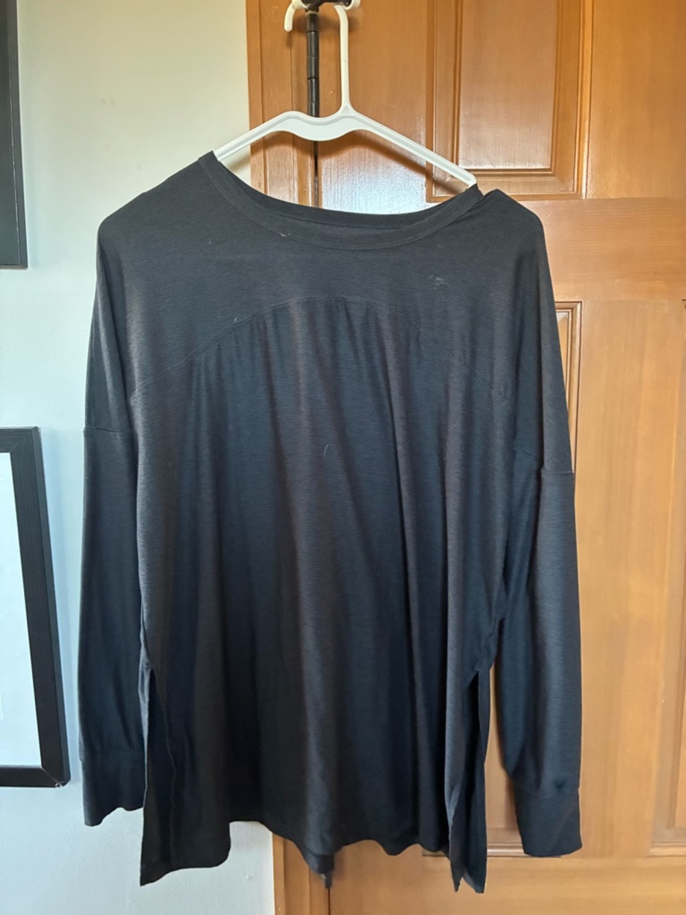 Women’s Dark Navy Long-Sleeve Crewneck Shirt - Classic Minimal Style